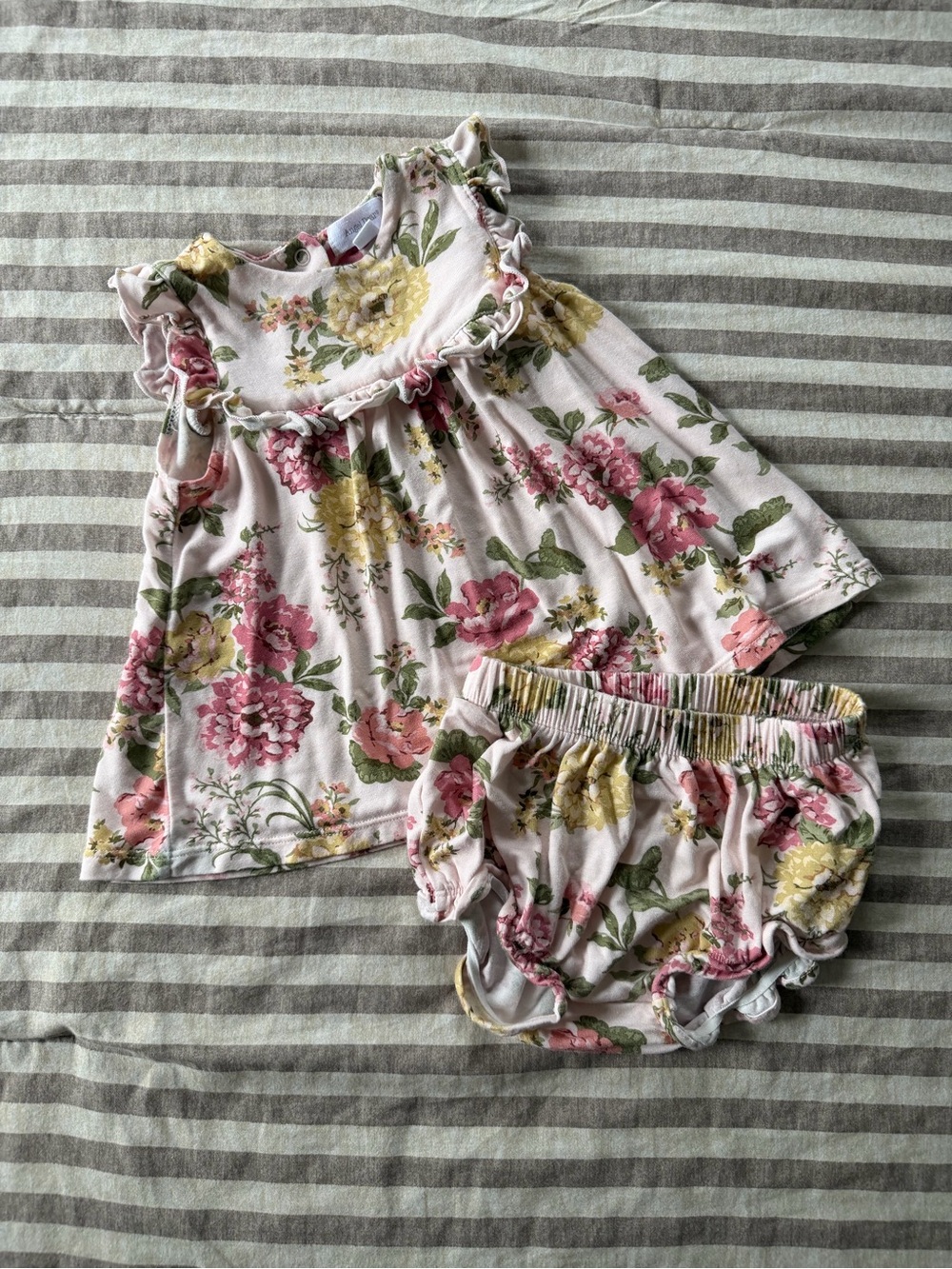 Angel Dear Bamboo Floral Ruffle Tank & Bloomers Set